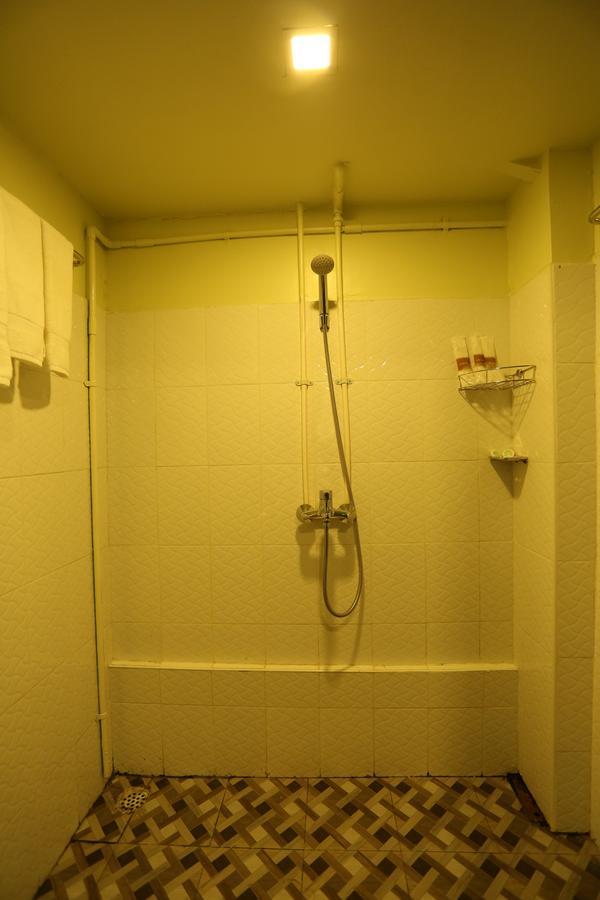 Hostel H Way Yangon Ngoại thất bức ảnh
