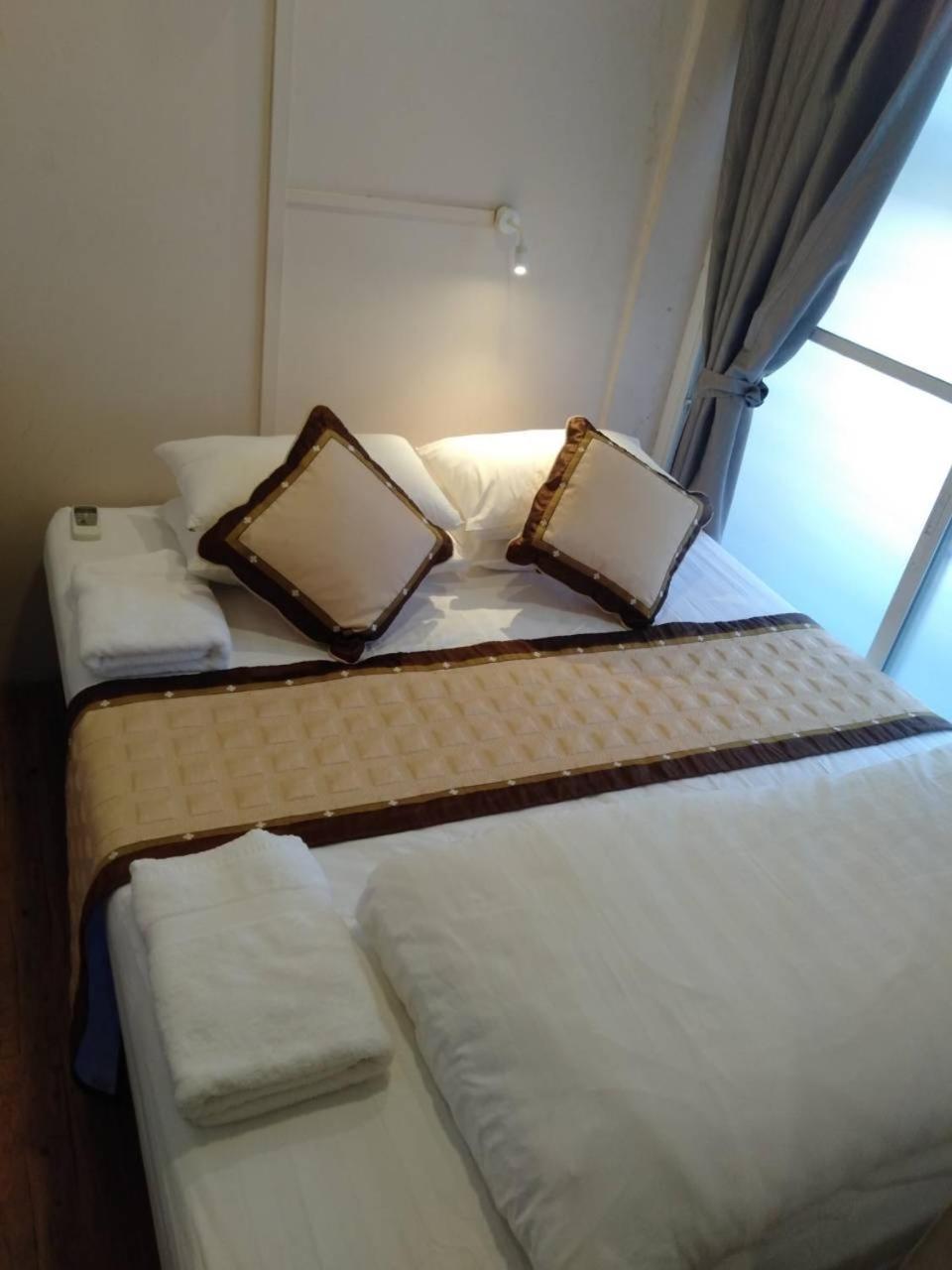 Hostel H Way Yangon Ngoại thất bức ảnh